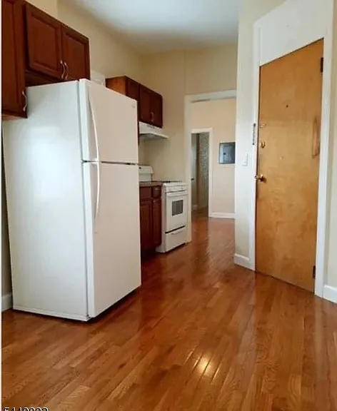 286 Nagle St #2 — Photo 1
