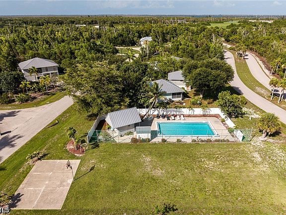 4th image of 4406 Lake Heather Cir