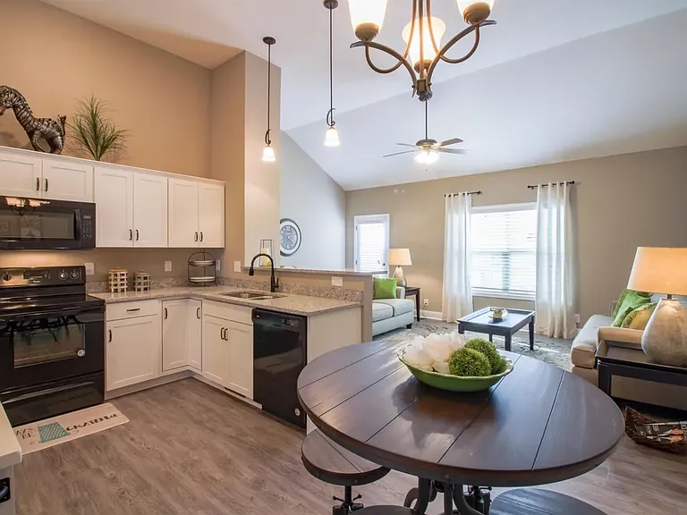 169 Dundee Dr — Photo 24