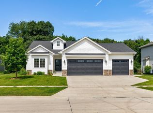 1020 Cardinal Dr, Polk City, IA 50226