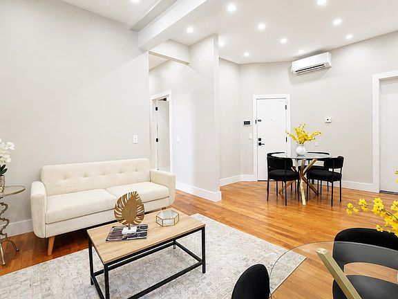 5th image of 127 Van Horne St #1
