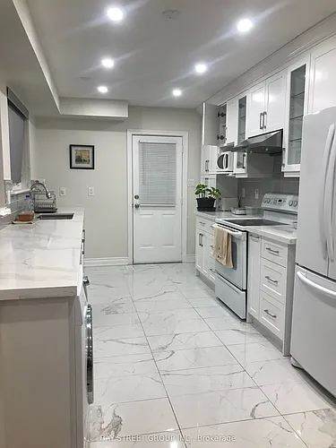 69 Lehar Cres Photo 1