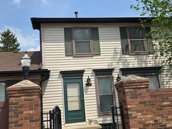 41025 Southwind Dr #109, Canton, MI 48188