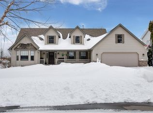 329 Pendryn Hill Curv, Woodbury, MN 55125
