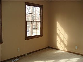 3rd image of 4911 Armstrong Dr