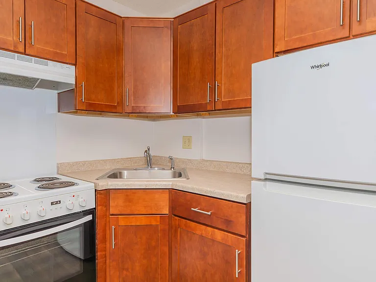 Holiday Acres Apartments — Photo 25