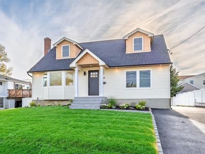 2464 Riverside Avenue, Seaford, NY, 11783