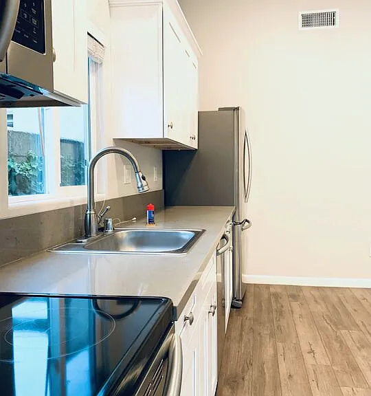 328 W California Ave — Photo 12