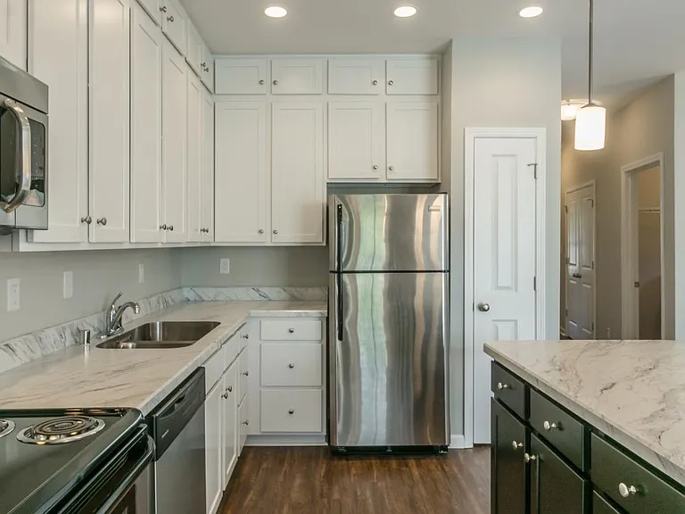 2068 Douglass Blvd — Photo 9