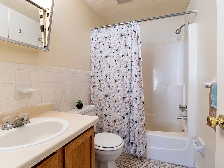 Chili Commons — Photo 18
