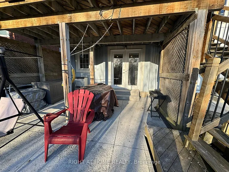 154 Hollandview Trl — Photo 7