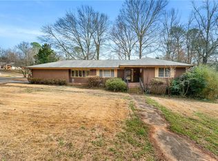 1409 Fairfield Dr SW, Lilburn, GA 30047