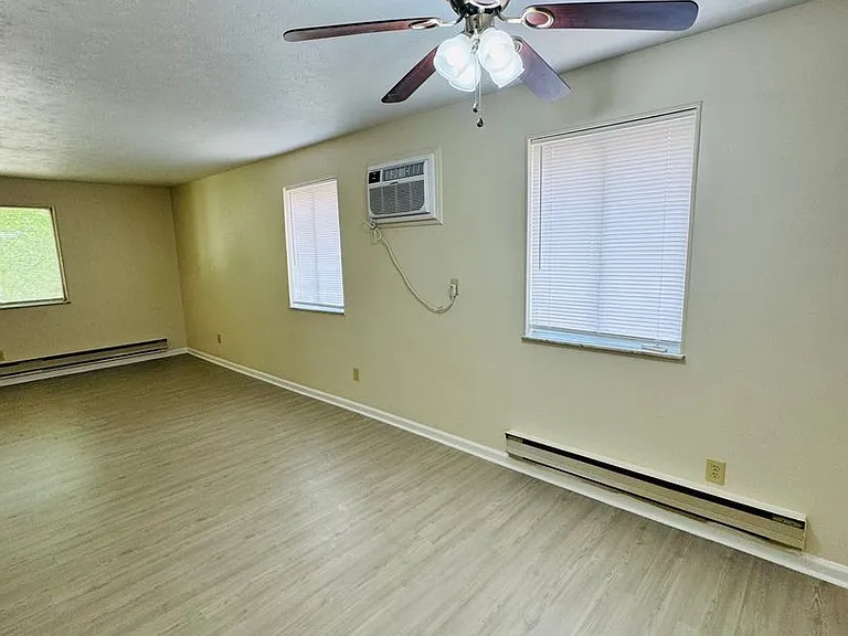 1408 Jackson Ln — Photo 5