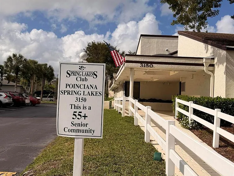 3146 Via Poinciana #301 — Photo 2