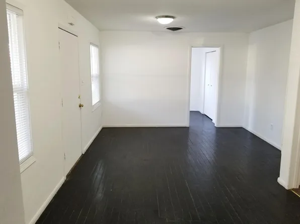 136 T St, Bakersfield, CA 93304