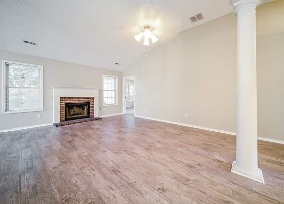3rd image of 907 Castlerock Way #1