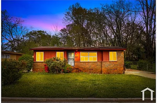 6715 Court N Photo 1