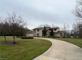 2746 Arabian Dr, Hubbard, OH 44425