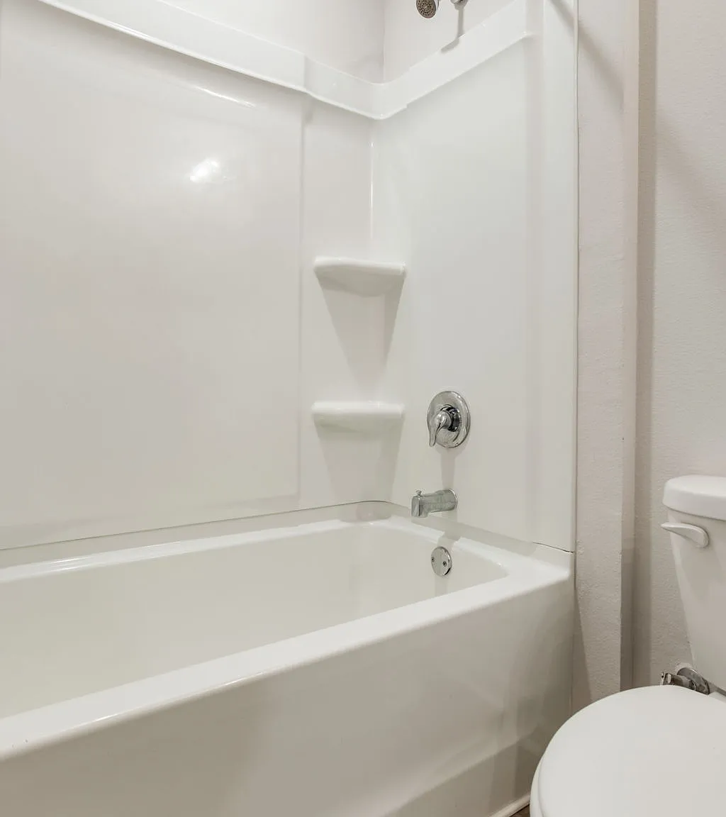 3 bed, 1205 sqft, $1,925 — Photo 4