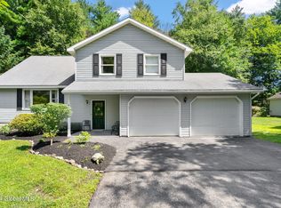 67 Meadow Rue Pl, Malta, NY 12020