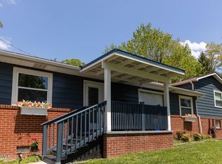 108 E Malta Rd, Oak Ridge, TN 37830