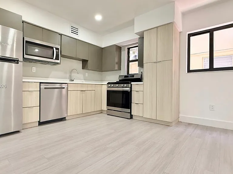 609 Lenox Ave #A2 — Photo 4