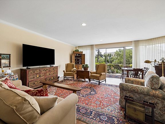 3rd image of 5050 Woodway Dr APT 2F