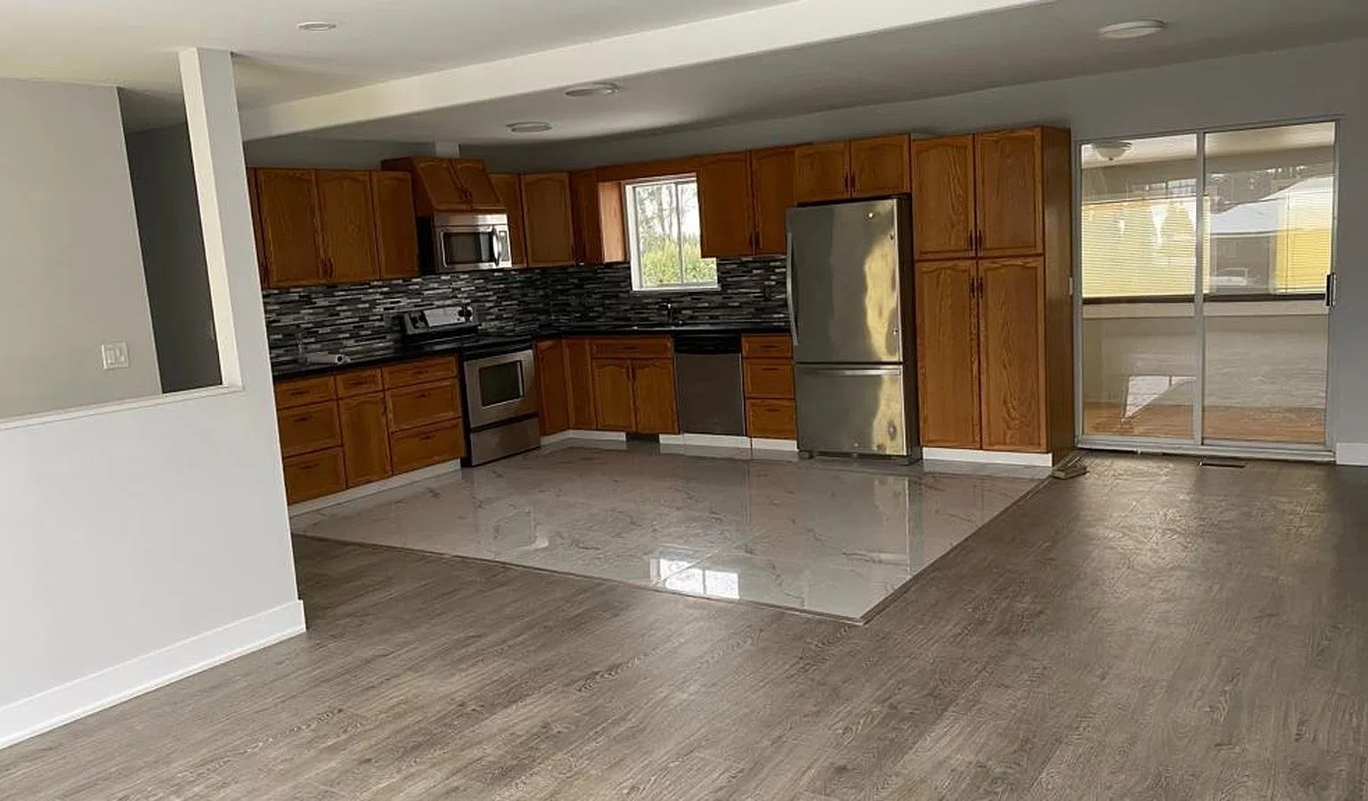 3 bed, 1100 sqft, $2,500 — Photo 1