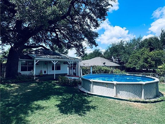 3rd image of 3407 Churchhill Dr