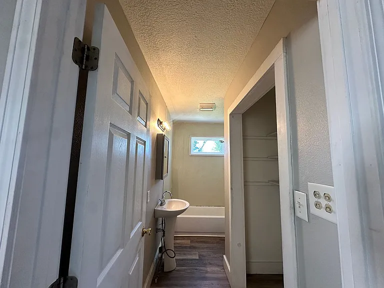 3806 Harvard St — Photo 5