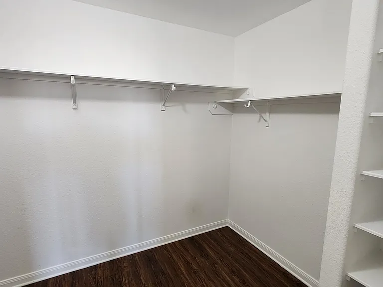 712 Lazy Crest Dr — Photo 16