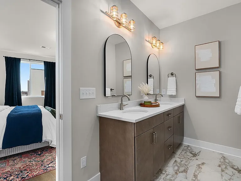 506 W Trinity Ln — Photo 20