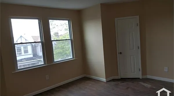 4 bed, 1276 sqft, $2,000 — Photo 2