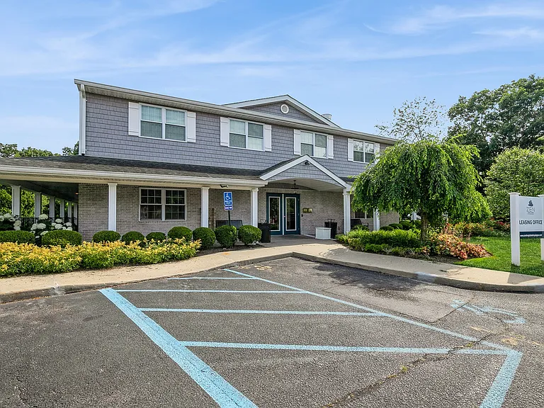 Zen Long Island at Copiague Apartment Homes — Photo 20