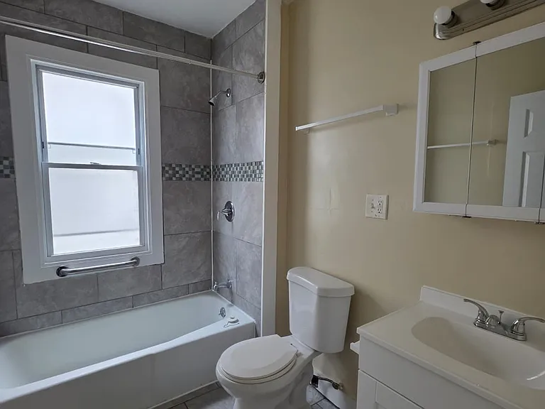 88 Dickerman St #1A — Photo 6