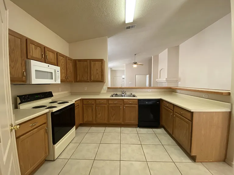 1613 Veridian Dr SE — Photo 11
