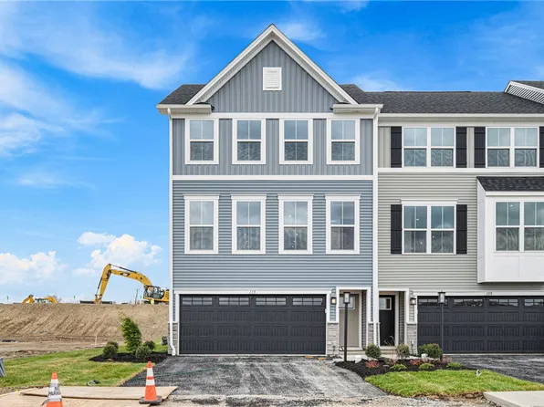 110 Scenic Ridge Dr, Robinson Township, PA 15205