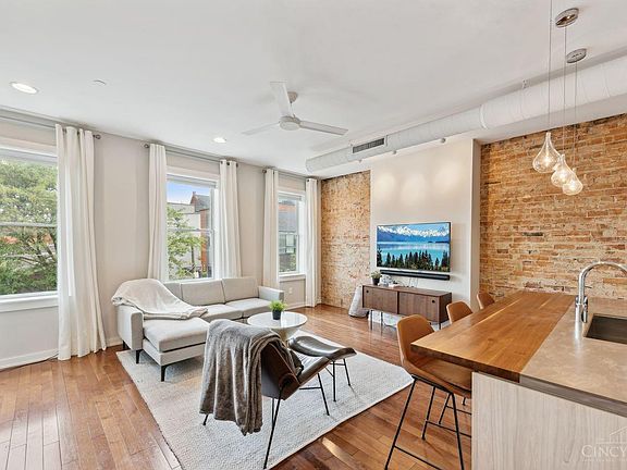 5th image of 122 W 15th St #223