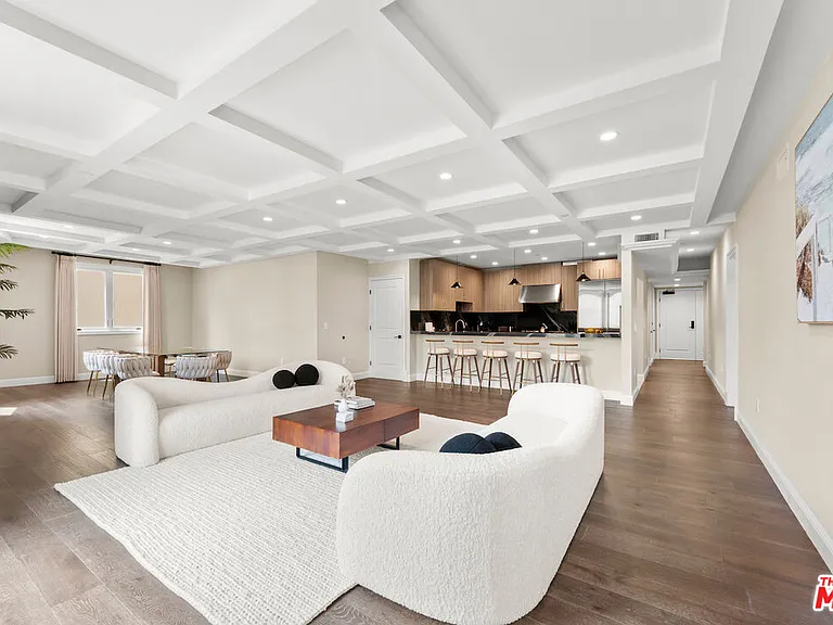 1825 Pandora Ave #Penthouse 404 — Photo 6