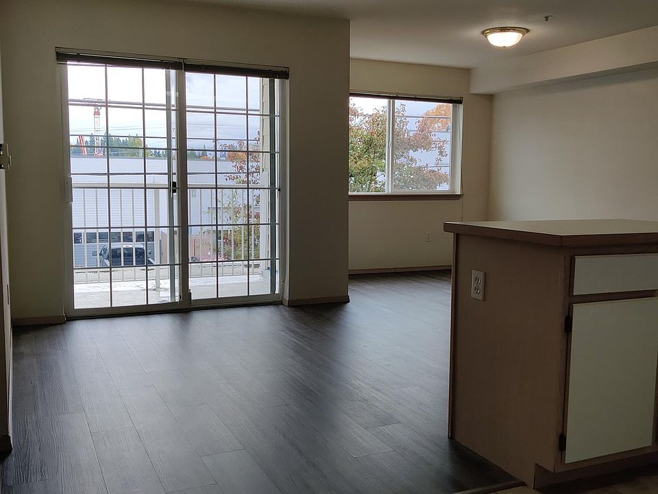 1st image of 12549 28th Ave NE APT 208