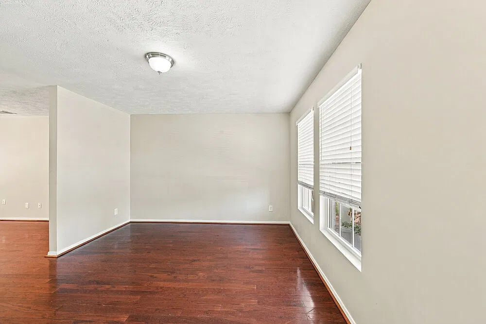 4 bed, 2.5 bath, 2124 sqft, $2,470 — Photo 4