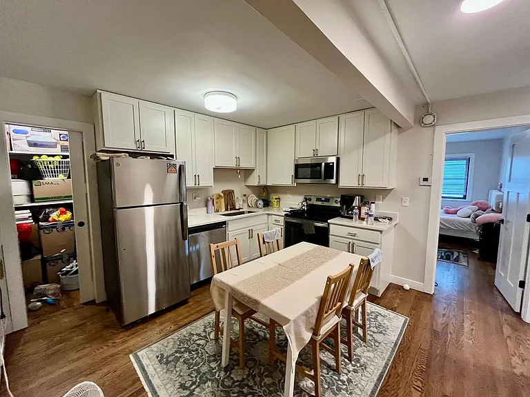 2600 E Kenwood Blvd — Photo 31