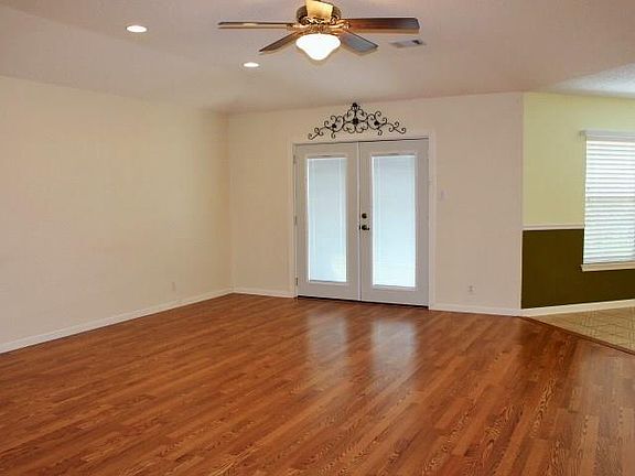 2nd image of 1318 Chalk Ln