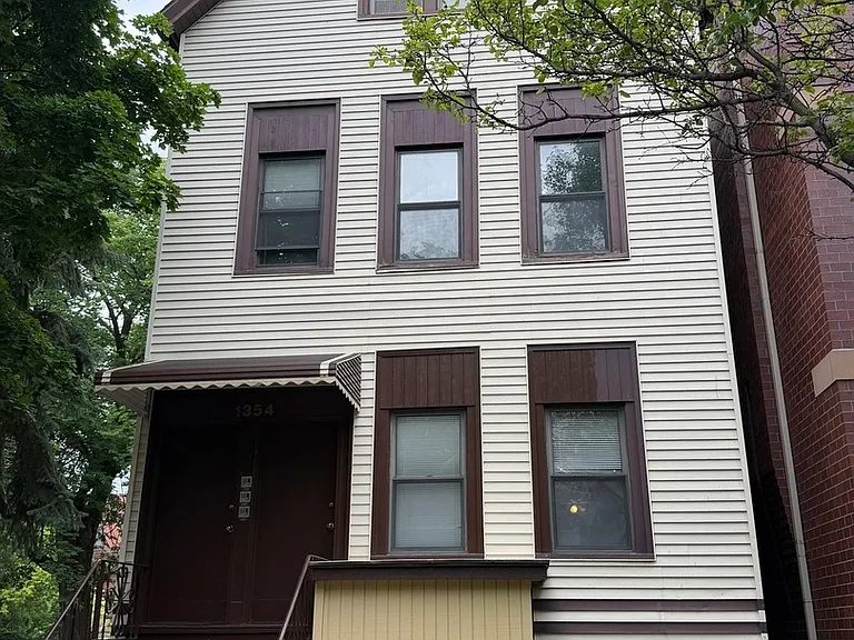 1354 W George St #1 — Photo 1
