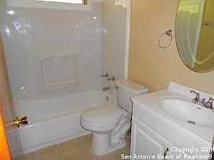 5th image of 315 Oak Knoll Dr
