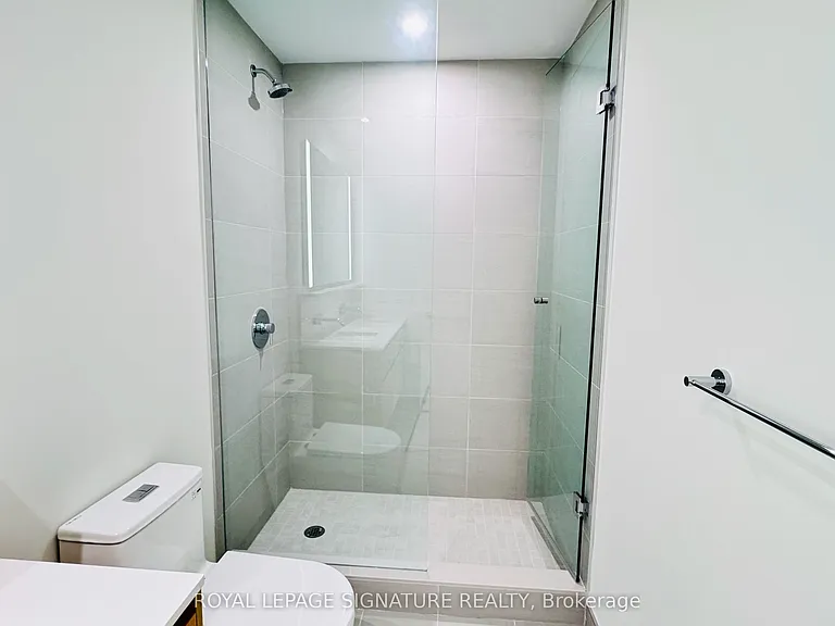 322 Dupont St #605 — Photo 22