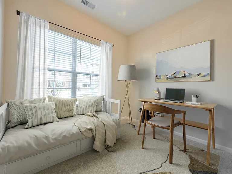 Fairmont Apartments — Photo 13
