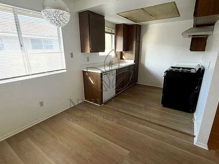3054 Gladstone St #4 — Photo 12