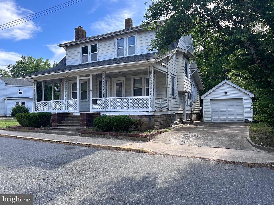 1st image of 402 Willow St