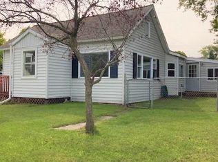 606 1st St, Ludington, MI 49431